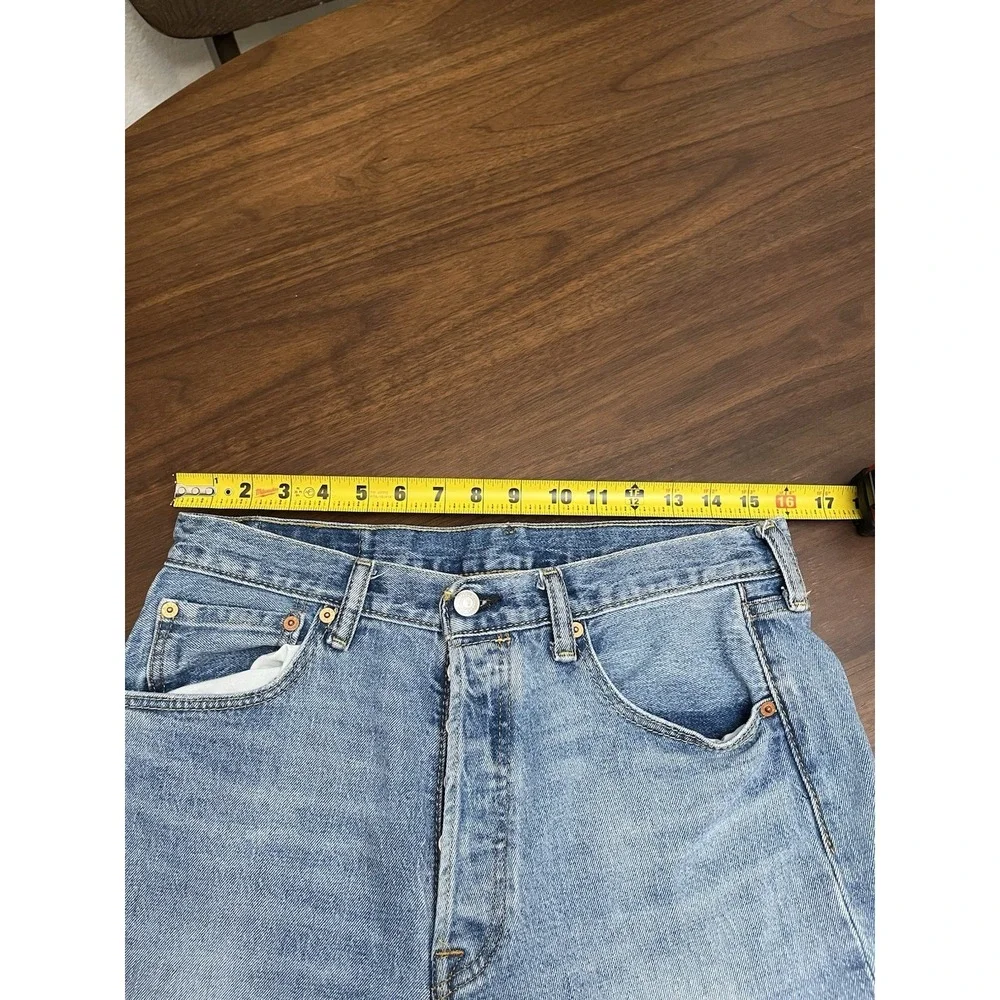 Levi's 501 Men's 33x32 Straight Jeans Blue Denim Light Wash Regular Fit Y2K